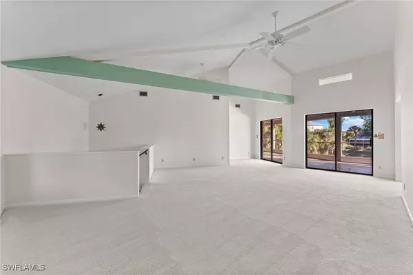 662 E Rocks DR, Sanibel, FL 33957