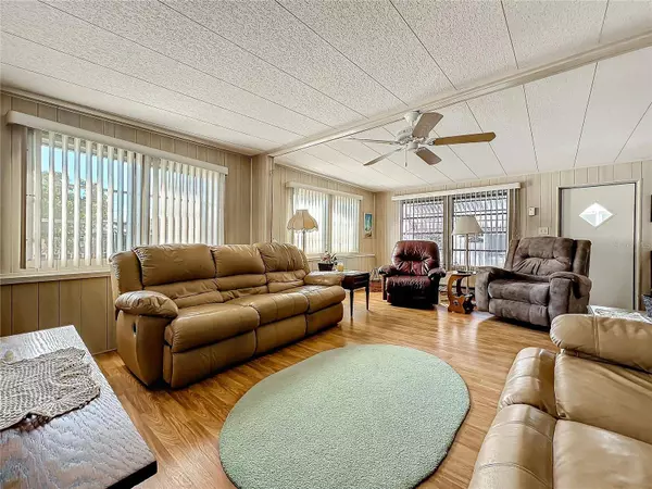 511 50TH AVENUE DR W, Bradenton, FL 34207