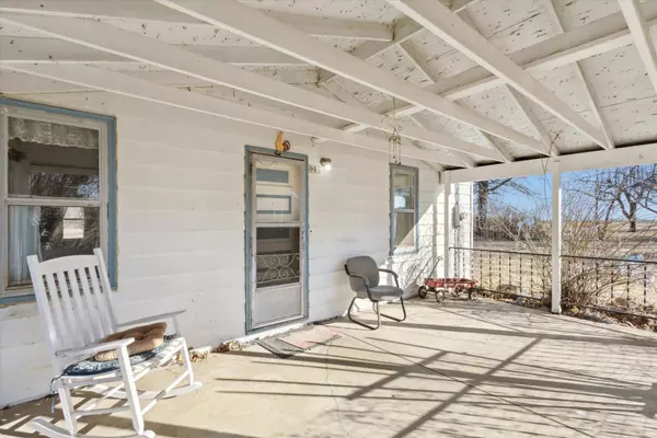 904 E Webb Street, Davis, IL 61019