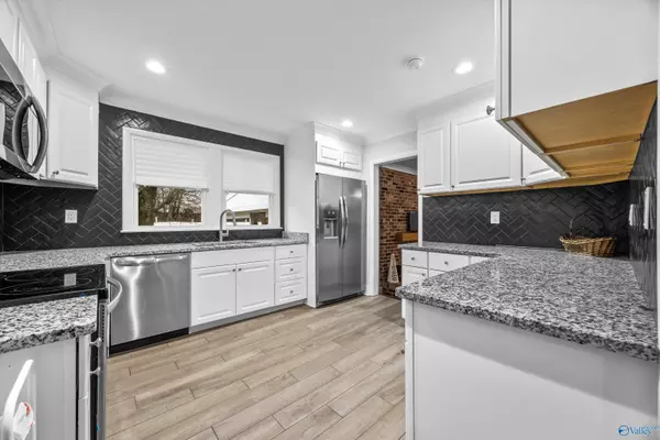 2303 Dogwood Lane NW, Huntsville, AL 35810