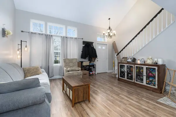 218 Carol LN, Bolingbrook, IL 60440