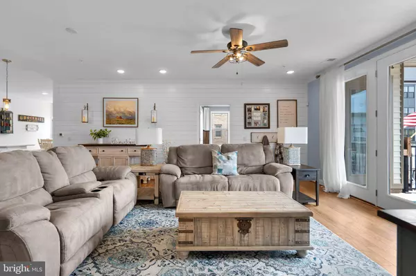 23631 HAVELOCK WALK TER #207, Ashburn, VA 20148