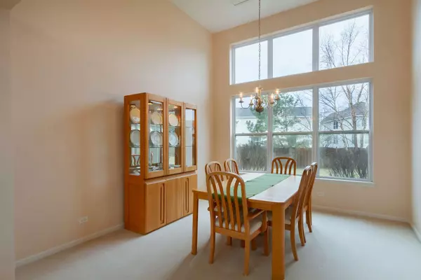 134 Primrose LN, Bartlett, IL 60103