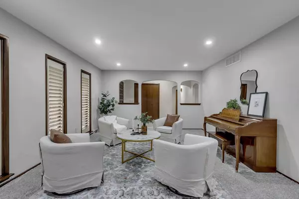 7822 E Killarney Pl, Wichita, KS 67206