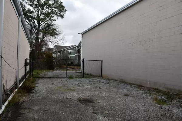 1047 Sledge DR, Mobile, AL 36606