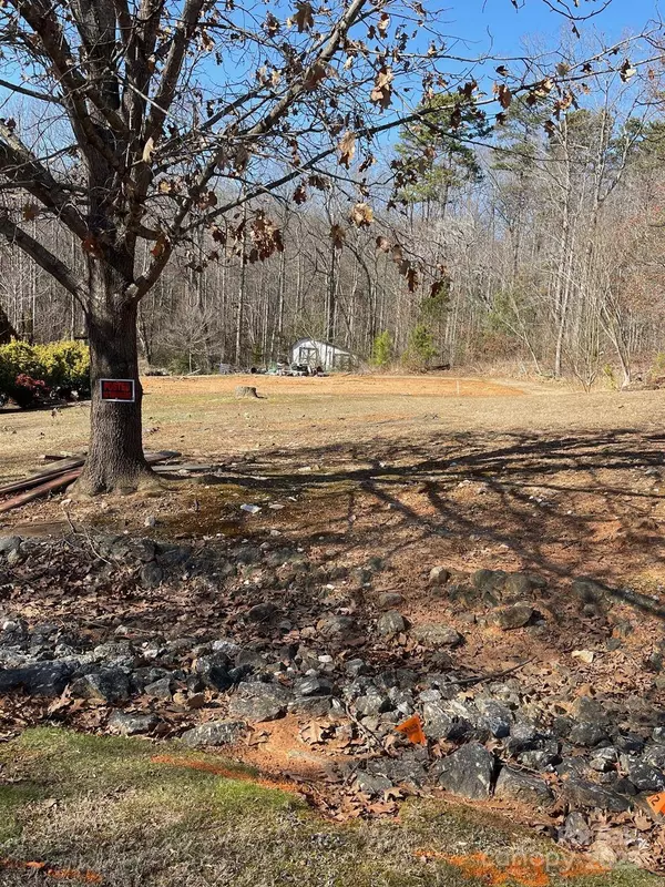 2651 10th Avenue LN NE, Hickory, NC 28601