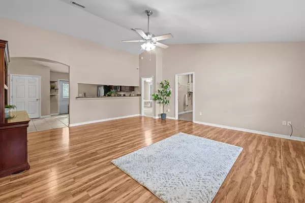 11 Pine Bark, Midway, FL 32343