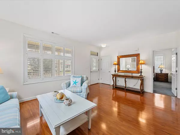 4 CROMWELL DR, Ocean View, DE 19970