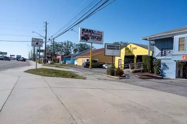 7945 ULMERTON RD, Largo, FL 33771