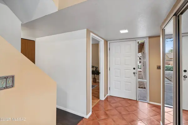 9370 N Hampshire Drive, Tucson, AZ 85742