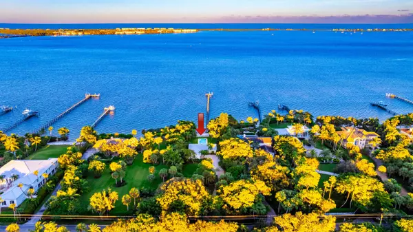 62 S Sewalls Point RD, Sewalls Point, FL 34996