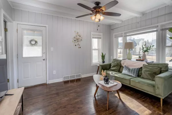 1206 S 88th St, West Allis, WI 53214