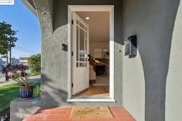 458 Mclaughlin St, Richmond, CA 94805