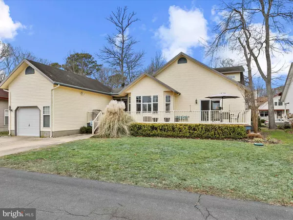 4 CROMWELL DR, Ocean View, DE 19970