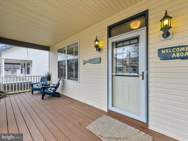 4 CROMWELL DR, Ocean View, DE 19970