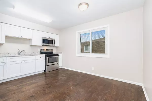 103 Harbor DR, Oswego, IL 60543