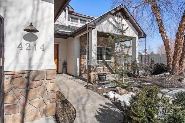 4214 Prickly Pear Dr, Eagle, ID 83616
