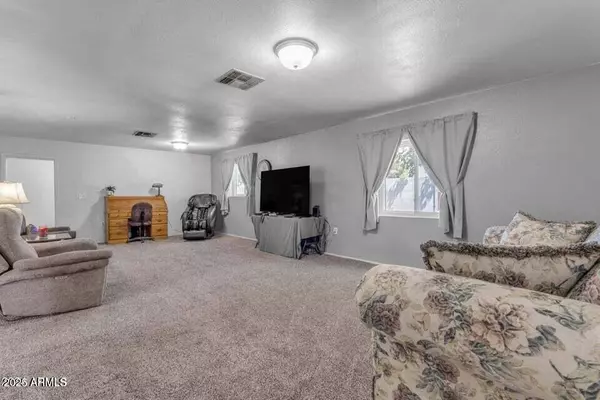 330 W Northern Avenue, Coolidge, AZ 85128