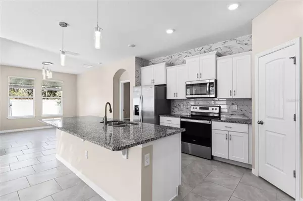 1598 BARBERRY DR, Kissimmee, FL 34744