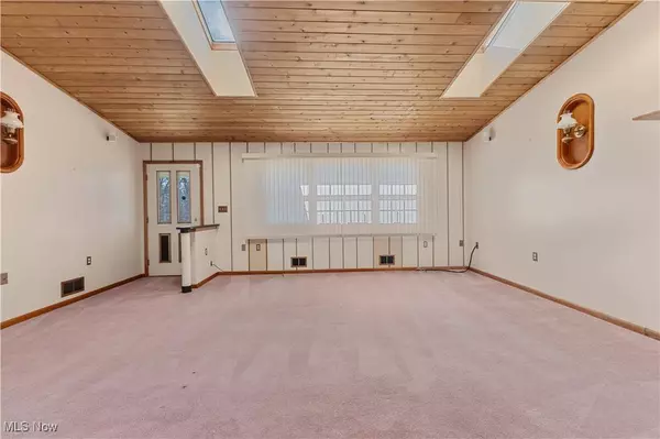 4335 Eldersville RD, Colliers, WV 26035