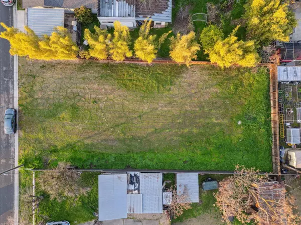 363 N Manila AVE, Clovis, CA 93612