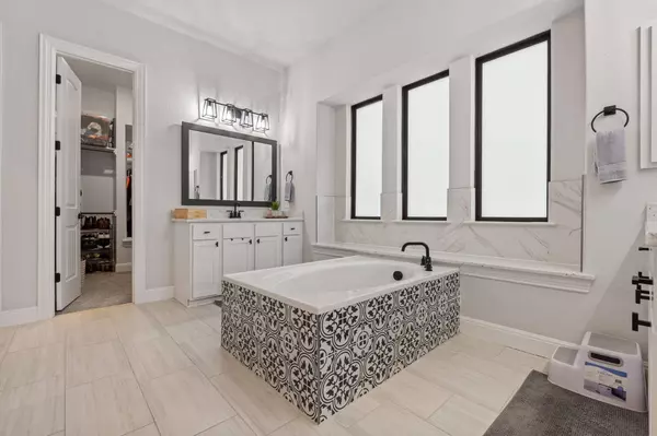 208 Tovas Secret CV, Georgetown, TX 78628