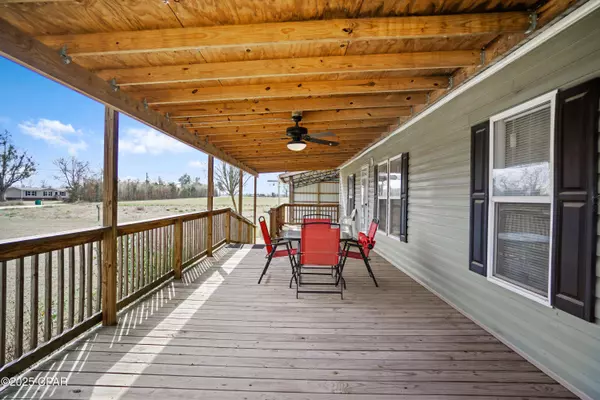 731 Redlevel LOOP, Marianna, FL 32448