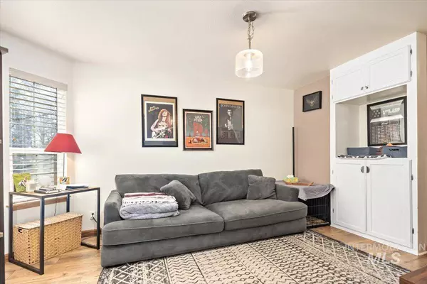 2003 S Kerr St, Boise, ID 83705