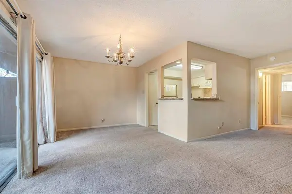 2574 Marilee LN #37, Houston, TX 77057