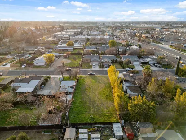 363 N Manila AVE, Clovis, CA 93612