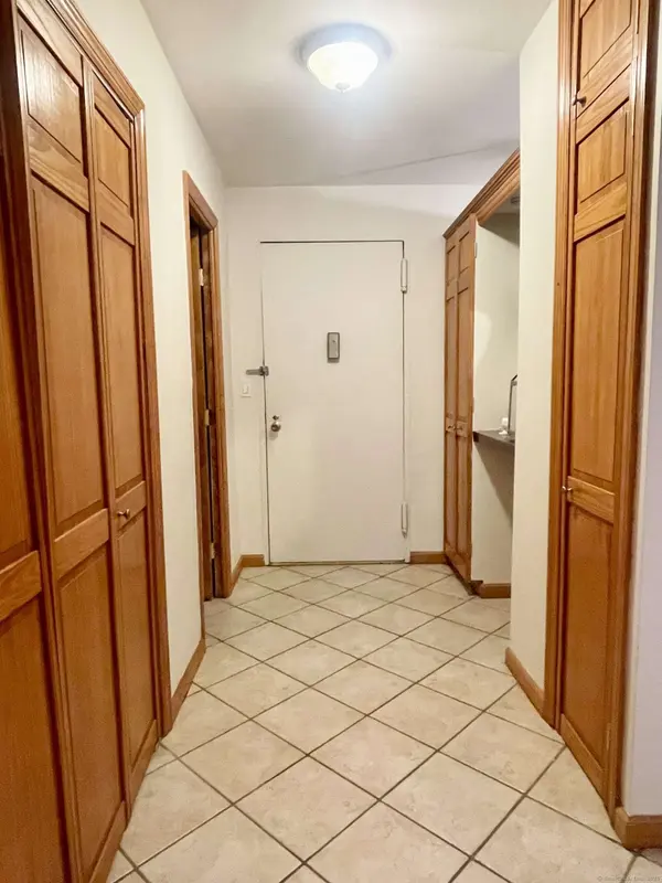 30 Glenbrook Road #APT 1C, Stamford, CT 06902