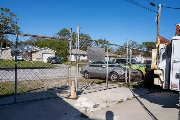 7945 ULMERTON RD, Largo, FL 33771