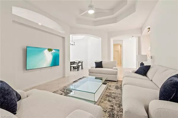 10040 Valiant CT #202, Miromar Lakes, FL 33913