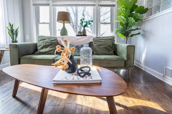 1206 S 88th St, West Allis, WI 53214