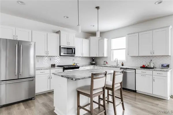 2520 Lilybank CT, Midlothian, VA 23112