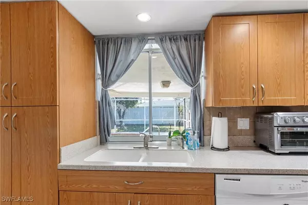 2300 Jasper AVE, Fort Myers, FL 33907