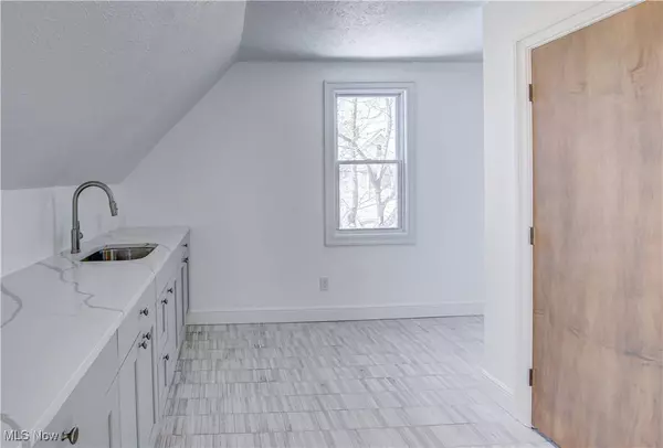 1308 W 87th ST, Cleveland, OH 44102