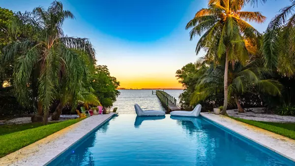 62 S Sewalls Point RD, Sewalls Point, FL 34996