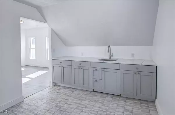 1308 W 87th ST, Cleveland, OH 44102