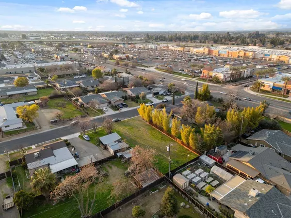 363 N Manila AVE, Clovis, CA 93612