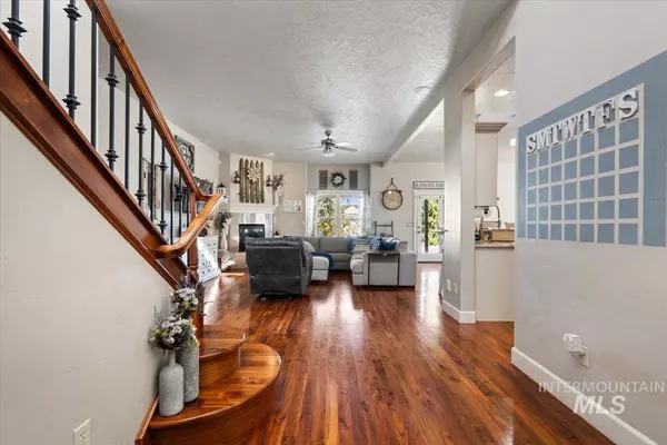 4214 Prickly Pear Dr, Eagle, ID 83616