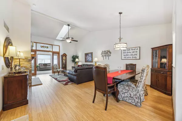 18716 Kalmar CT, Lakeville, MN 55044