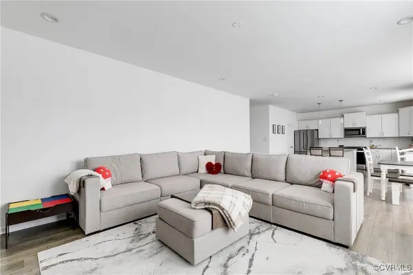 2520 Lilybank CT, Midlothian, VA 23112