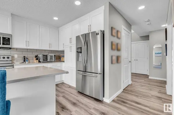 17326 81 ST NW NW, Edmonton, AB T5Z 0P2