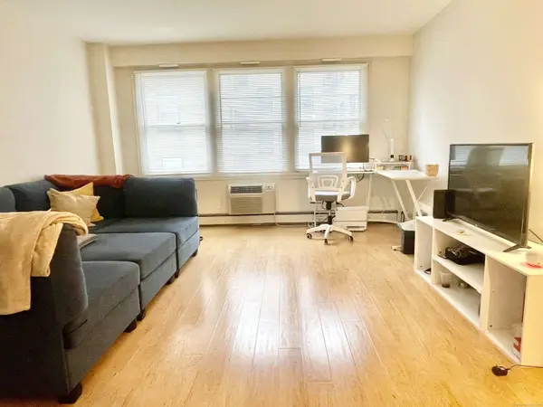 30 Glenbrook Road #APT 1C, Stamford, CT 06902