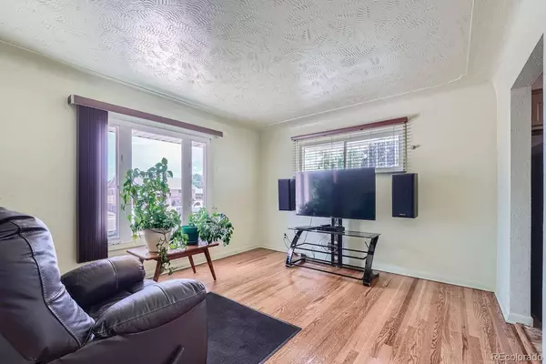 6991 Warren DR, Denver, CO 80221