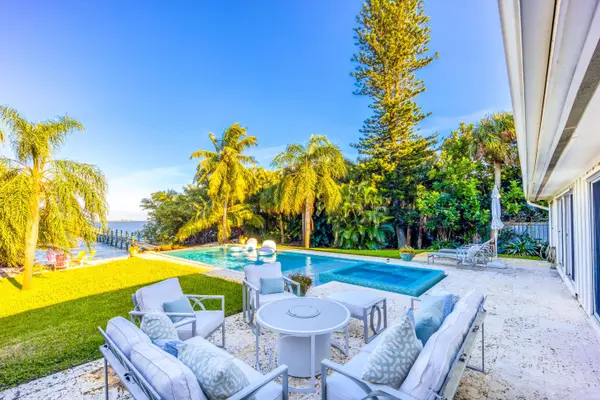 62 S Sewalls Point RD, Sewalls Point, FL 34996