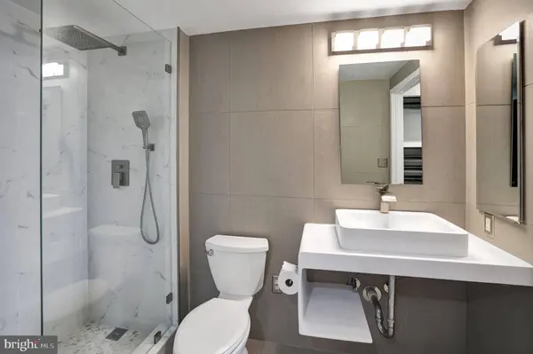 2726 GALLOWS RD #1515, Vienna, VA 22180