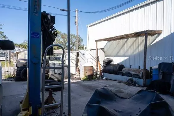 7945 ULMERTON RD, Largo, FL 33771