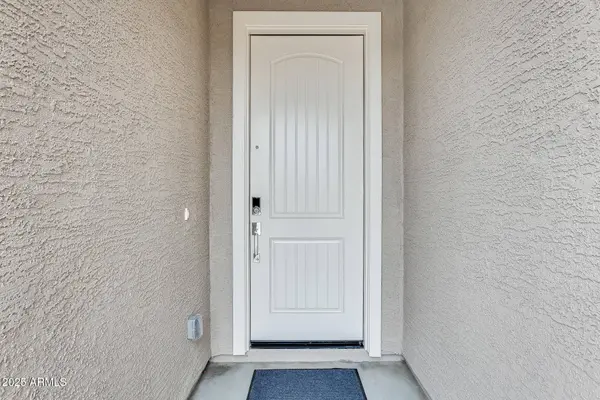 16036 W DESERT HOLLOW Drive, Surprise, AZ 85387